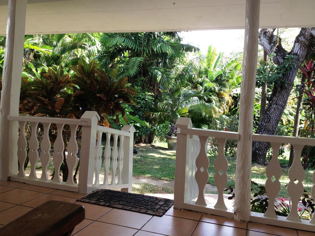 Beau Vallon Bungalows Экстерьер фото