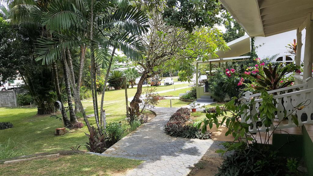 Beau Vallon Bungalows Экстерьер фото