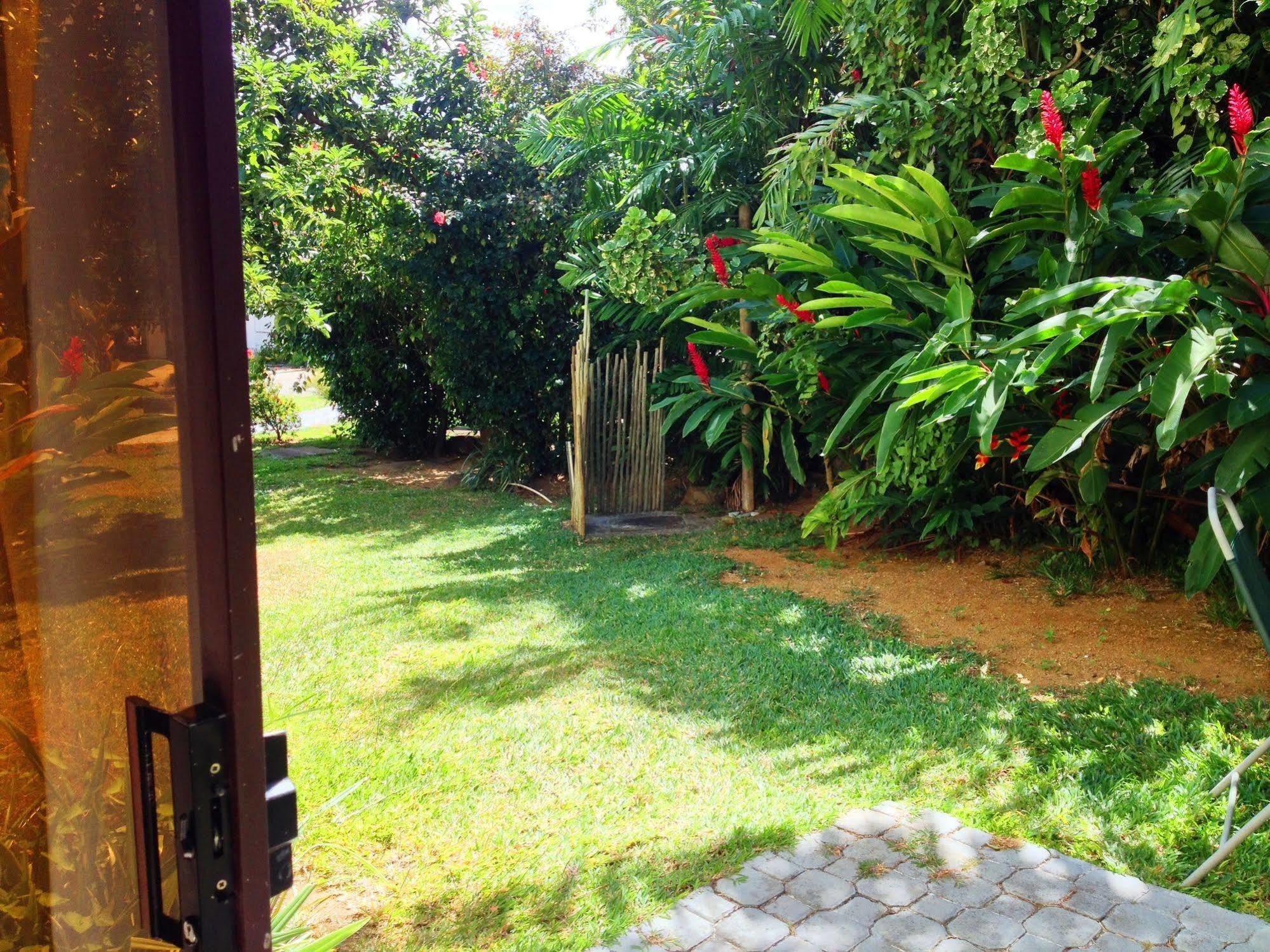 Beau Vallon Bungalows Экстерьер фото